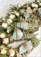 Charger l'image dans la galerie, Bâton de bavure d'aventurine, de romarin et de menthe