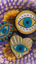 Load image into Gallery viewer, Broche Oeil XXL
