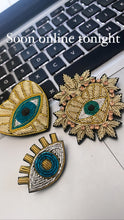 Load image into Gallery viewer, Broche Coeur Oeil Gold
