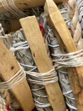 Load image into Gallery viewer, Bâton Sauge &amp; Palo Santo &amp; Encens &amp; grigri &amp; bandana
