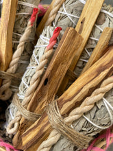 Load image into Gallery viewer, Bâton Sauge &amp; Palo Santo &amp; Encens &amp; grigri &amp; bandana
