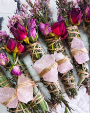Load image into Gallery viewer, Bâton quartz rose, romarin, sauge et lavande
